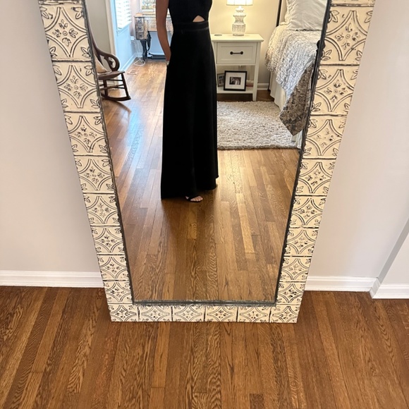 Aidan, Aidan Mattox full length, with short train black dress with side pockets - Picture 3 of 6